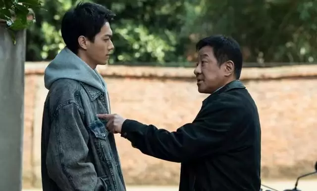 《方圆八百米》高松格自杀引爆父子对立主线 _ 情报图 《方圆八百米》高松格自杀引爆父子对立主线 _ 情报图