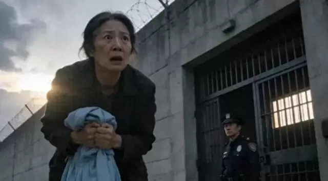 何小满提前出狱七年未归,养父接人时获留信与身世材料 _ 相关图片 何小满提前出狱七年未归,养父接人时获留信与身世材料 _ 相关图片